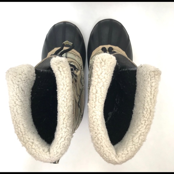 Sorel: waterproof plaid “Yoot Pac” boots (5) - Picture 6 of 11